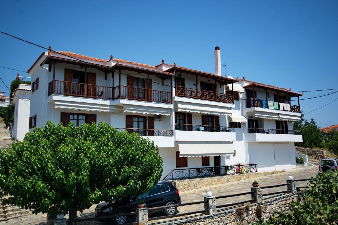 Elpida Apartments Votsi  Exterior photo