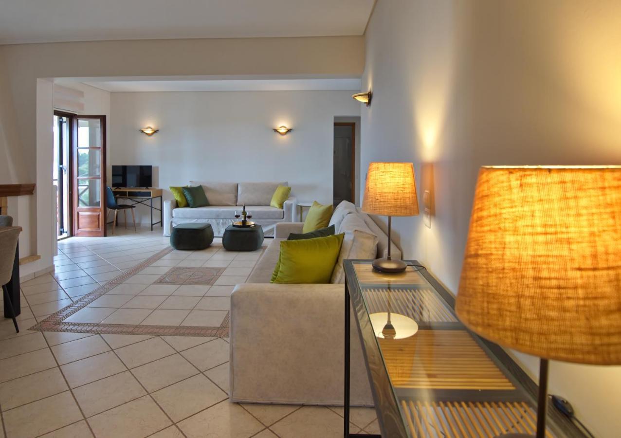 Elpida Apartments Votsi  Exterior photo