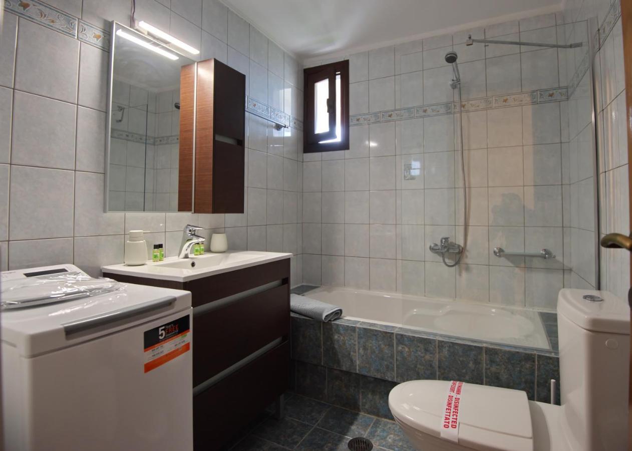 Elpida Apartments Votsi  Exterior photo