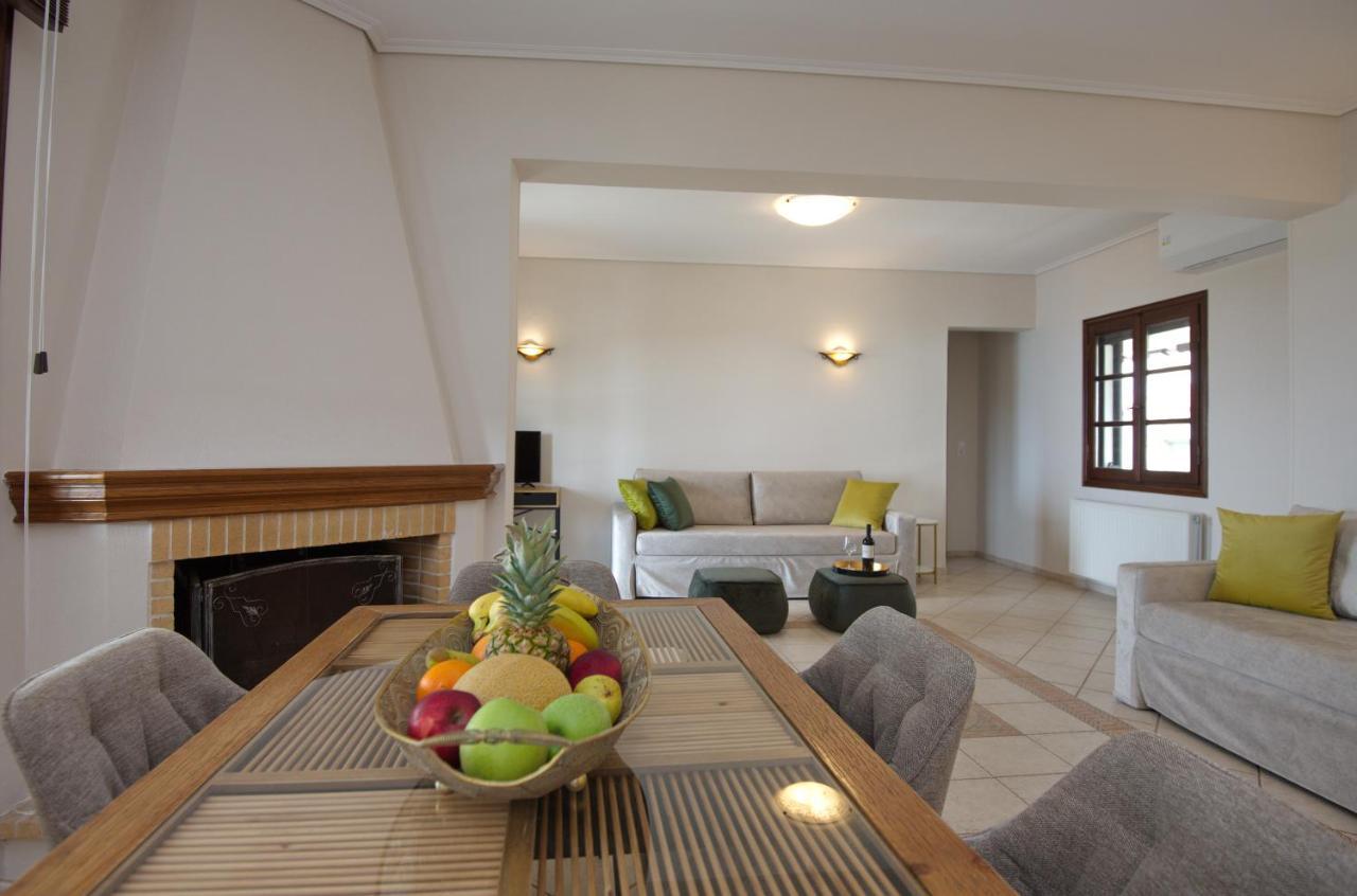 Elpida Apartments Votsi  Exterior photo