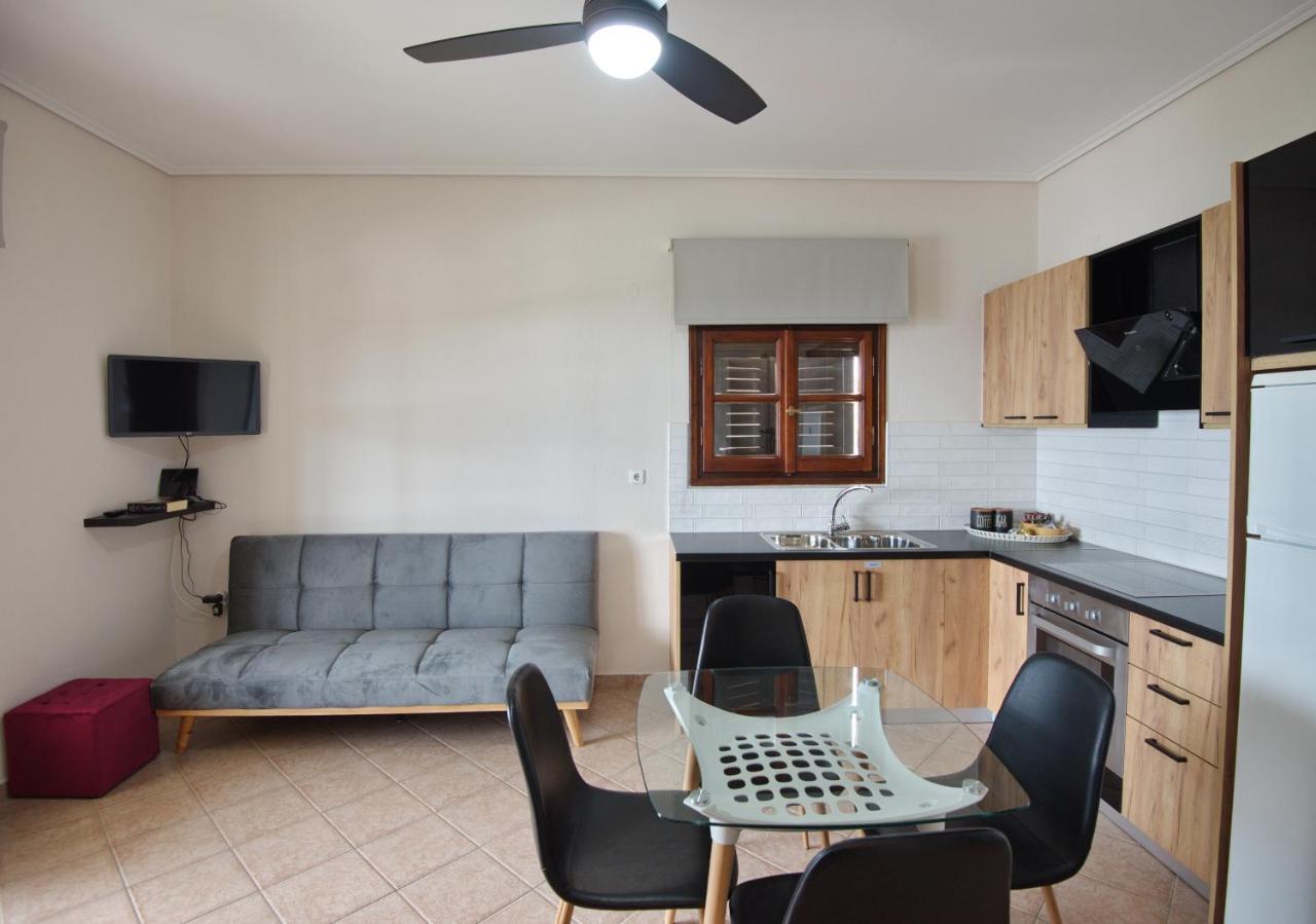 Elpida Apartments Votsi  Exterior photo